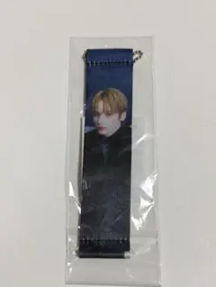 ヒュニンカイ　カプセルトイ　フラッグ　キーホルダー　TXT