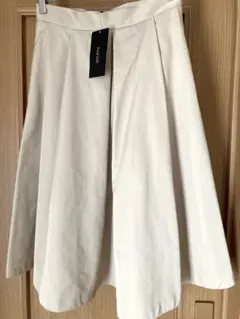 【新品/未使用】ZARA 】ベージュ　ミディ丈スカート Mサイズ　タグ付きのサムネイル