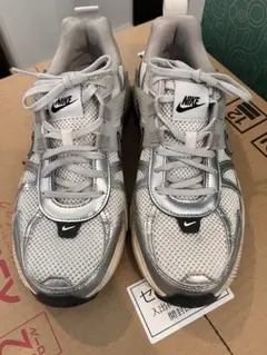 NIKE V2K RUN