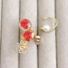 ハンドメイド　レジン　イヤーカフ アクセサリー　かすみ草　金箔　パール　フック