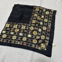 【美品】日本製 シルク100% 大判スカーフ　ブラックのサムネイル