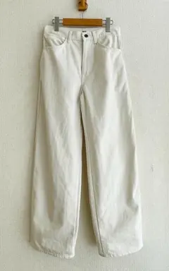 ★送料込み★ユニクロU　UNIQLOワイドフィットカーブジーンズ♪ホワイトデニム