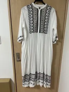 マライカ刺繍ワンピース