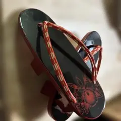 黒と赤の下駄モダンレトロ