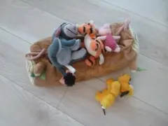プーさんの仲間たち　ぬいぐるみ　切り株　イーヨー　ピグレット　ティガー　おまけ付