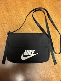 NIKE ブラック ショルダーバッグ
