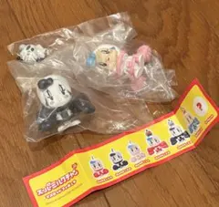 スーパーミルクチャンForever　マスコットフィギュア　ピンク　モノクロ