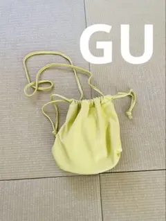GU ドローストリングバッグ　巾着バッグ　ショルダーバッグ　イエロー