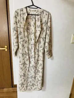 花柄ワンピース 長袖