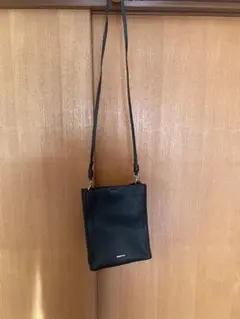 【早い者勝ち】 HARE レザー調 ショルダーバッグ ブラックのサムネイル