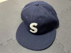 新品Supreme エベッツフィールドフランネルズコラボSロゴキャップ7 1/4 2026年最新】supreme ebbets field flannelsの人気アイテム - メルカリ