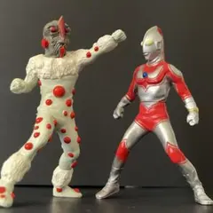 ガシャポンフィギュア 帰ってきたウルトラマンとナックル星人2体セット