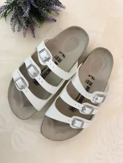 ⭐️BIRKENSTOCK サンダル ホワイト 38サイズ⭐️のサムネイル