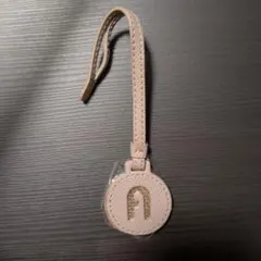 【未使用品】FURLA サークルロゴ チャーム ベージュのサムネイル