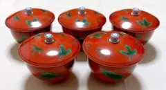 未使用　陶彩　朱巻緑彩　松竹梅　縁起鶴亀文　蓋付湯飲5客セット　在銘