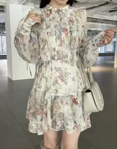 新品 タグ付き✨️SNIDEL プリントフリルミニワンピース イエロー 0 S 新品 タグ付き✨️SNIDEL プリントフリルミニワンピース