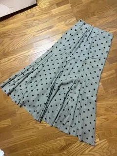 【美品】ミラオーウェン Mila Owenドットフレアロングスカート　カーキ　O