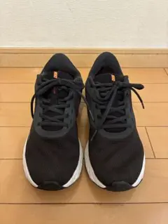 Nike とasicsランニングシューズのセット