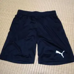 PUMA 黒 ハーフパンツ150サイズ