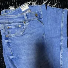 Bershka スキニーデニム ライトブルー