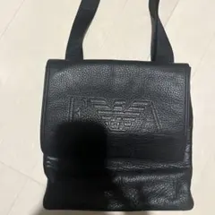 エンポリオアルマーニ ブラックレザーショルダーバッグ