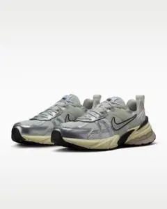 Nike ナイキ V2K ラン　スニーカー シルバー