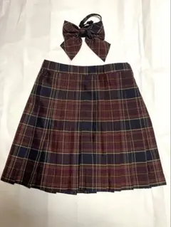 女子高生コスプレ、リボンとスカートの2点セット