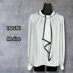 8 INGNI イング パール付 ボウタイブラウス Mのサムネイル