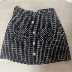 黒と白のチェック柄タイトスカート