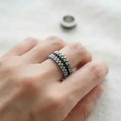 【ハンドメイド】デリカビーズ リング シルバー×ブラック　5列