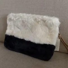 LOWRYS FARMファー素材 クラッチバッグ 白と黒