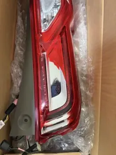 ボルボ VL037 ZB 純正 右 テールランプ LED ◇32228903 - メルカリ
