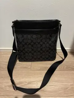 【美品】コーチ ショルダーバッグ クロスボディ ボディバッグ ユニセックス