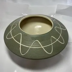 グレー 陶器製 花器 波状デザイン　花瓶