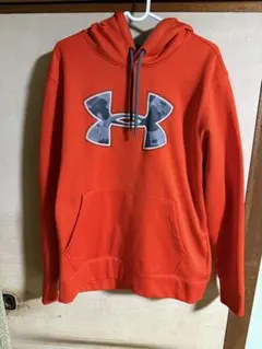 UNDER ARMOUR オレンジ パーカー LG