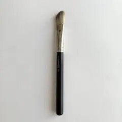 MAC 193 アングル ファンデーション ブラシのサムネイル