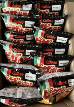 カルビーピザポテト 1箱④（12袋入り）♥ 新品完全未開封品を発送♥のサムネイル
