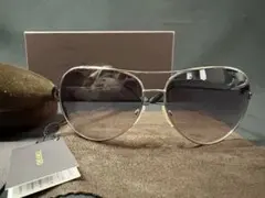 新品　TOMFORD トムフォード　サングラス　グレー系グラスのサムネイル