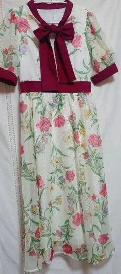 新品　tocco closet　花柄リボン付きワンピース　М