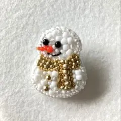雪だるま ビーズ刺繍ブローチ／ゴールド