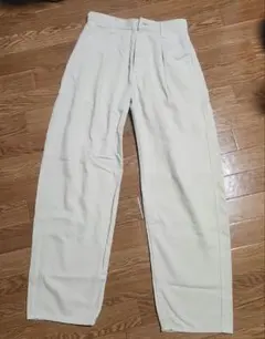 ユニクロ　デニムタックパンツ ワイドパンツ　23サイズ