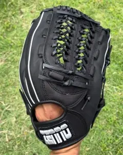 WILSON A2000 グレッグマダックスモデル 硬式 黒 未使用 - メルカリ