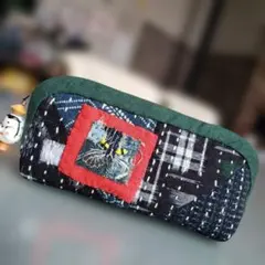 P1　古布手作りネコちやん、アップリケポーチ 　　ペンケースorメガネケース