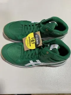 グリーン スニーカー