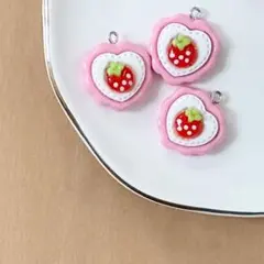 いちごハートチャーム