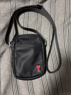 AMI PARIS アミパリ ナイロン ミニショルダーバッグ/ブラック