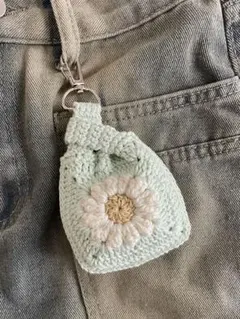 花モチーフ グラニースクエア　AirPodsケース　ミント