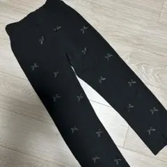 リボン刺繍 ブラック スリムフィットパンツ　S〜M