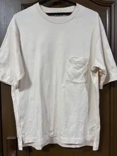 ベージュ Tシャツ