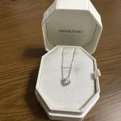 SWAROVSKI クリスタルペンダント ネックレス